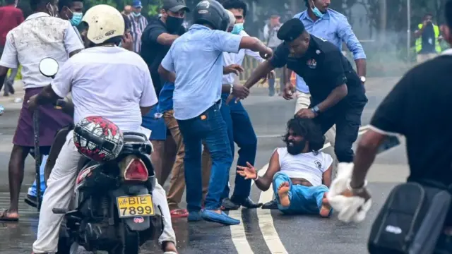 இலங்கை - போராட்டம்