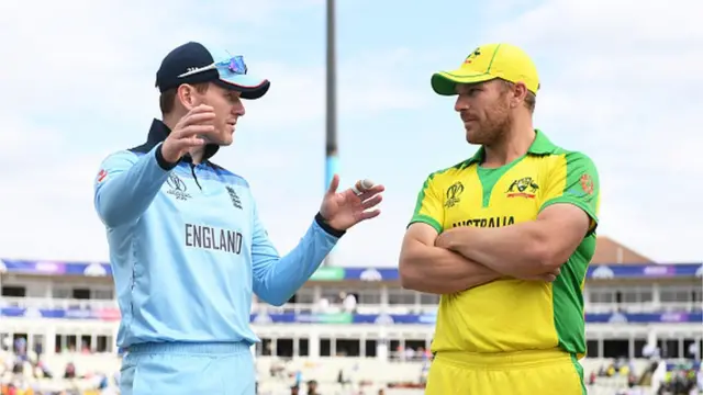 ఇంగ్లండ్, ఆస్ట్రేలియా కెప్టెన్లు ఇయాన్ మోర్గాన్, అరోన్ ఫించ్