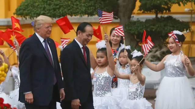 Tổng thống Donald Trump và Chủ tịch Trần Đại Quang tại Phủ Chủ tịch hôm 12/11
