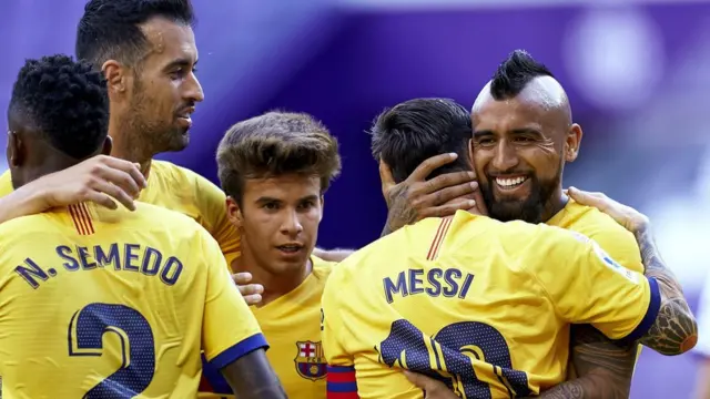 Abakinnyi ba Barcelona bishimira igitego