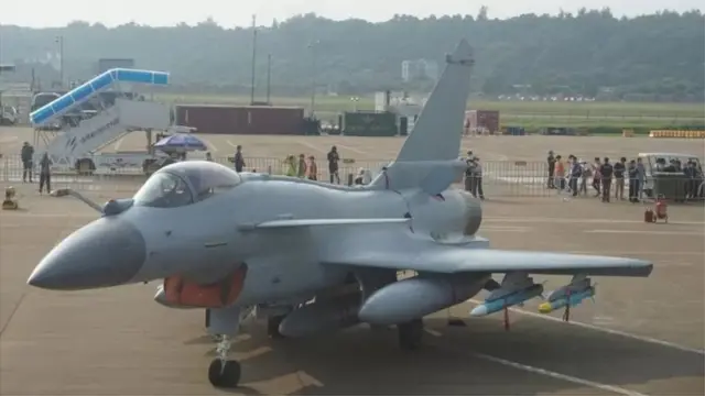 अभी इस विमान की ख़रीदारी के लिए पाकिस्तान और चीन के बीच कोई आधिकारिक समझौता नहीं हुआ है.