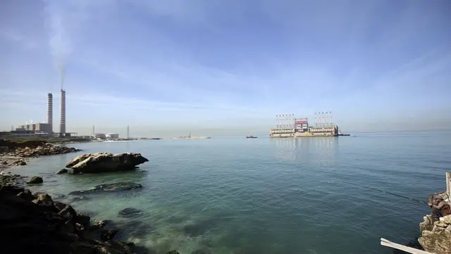 Lübnan'a elektrik sağlayan gemi.