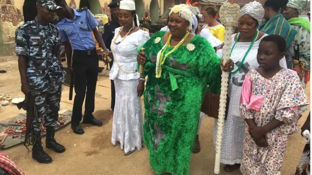 Iya olomi tutu ti Osogbo ati awọn eeyan to tẹ le lẹyin