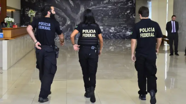 agentes da polícia federal