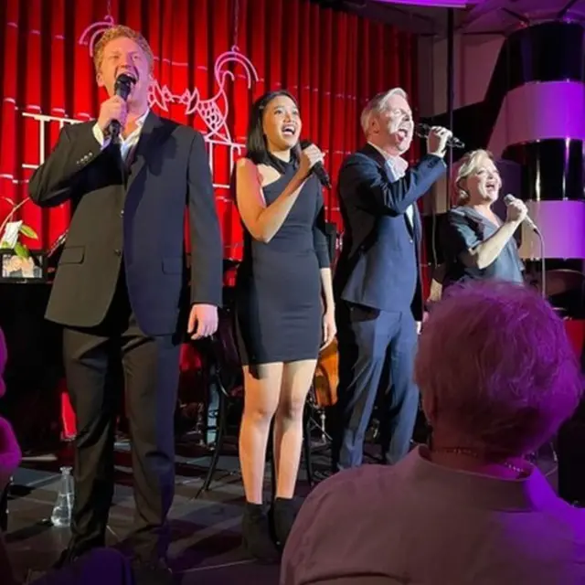 Desmonda Cathabel dalam penampilan di Maria Friedman and Friends.