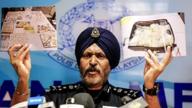 مداهمات الشرطة على ممتلكات نجيب كشفت عن وجود مقتنيات باهظة الثمن تقدر بملايين الدولارات