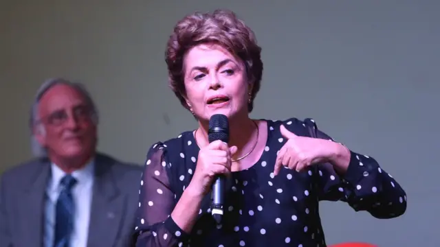 A presidente afastada Dilma Rousseff no lançamento do livro A Resistência ao Golpejogada da sorte esporte bet2016, na UnB. A obra coletiva reúne textos sobre o processojogada da sorte esporte betimpeachment