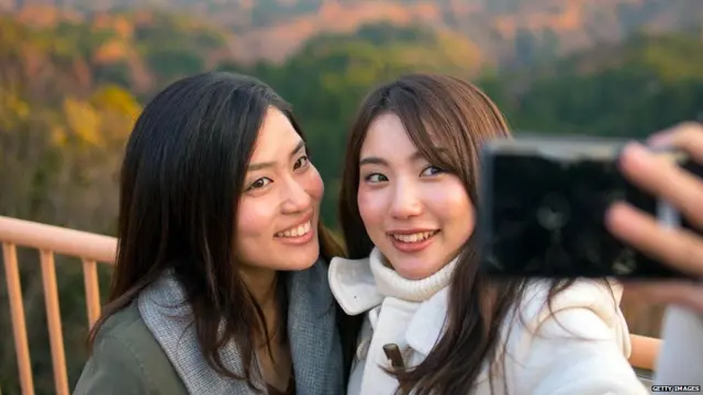 ਸੋਸ਼ਲ ਮੀਡੀਆ, ਫੇਸਬੁੱਕ, ਇੰਸਟਾਗਰਾਮ