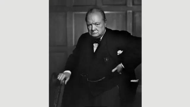 卡什1941年为丘吉尔拍摄的照片捕捉到了这位领导人不讨人喜欢的挑衅表情。