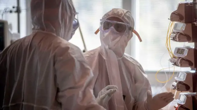 নতুন নতুন রোগীর ভারে বিপর্যস্ত ইটালির হাসপাতালগুলো