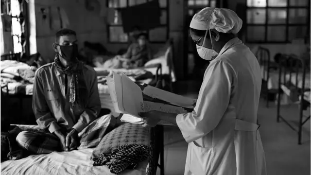 অনেক পেশা আছে যেখানে নারীদের রাতে কাজ করতে হয়