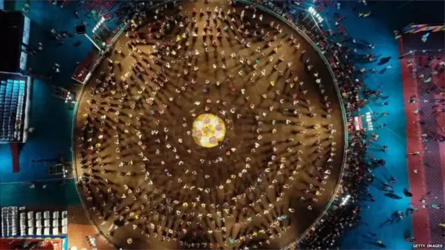 મુસ્લિમોને ગરબામાંથી બહાર કાઢવામાં આવ્યા