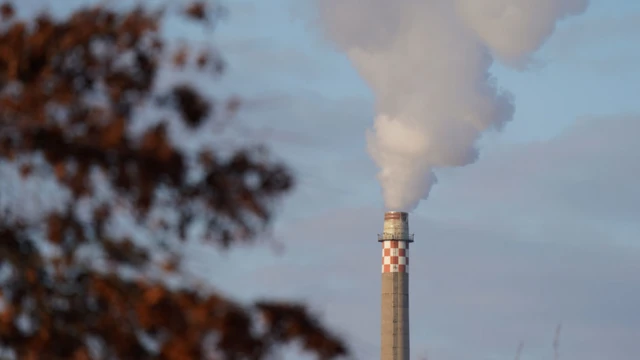 Doğalgazla çalışan bir elektrik santrali
