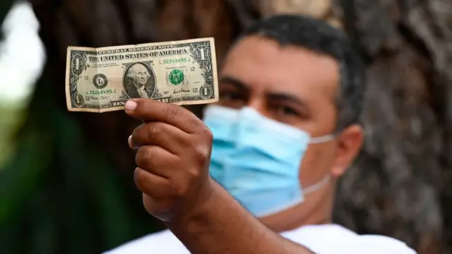 Un dólar