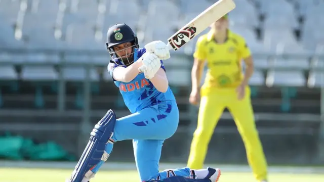 ਅੰਡਰ - 19 ਵਿਸ਼ਵ ਕੱਪ ਨੂੰ ਆਪਣੀ ਕਪਤਾਨੀ ਵਿੱਚ ਭਾਰਤ ਨੂੰ ਜਿਤਾਉਣ ਵਾਲੀ ਸ਼ਿਫਾਲੀ ਵਰਮਾ ਸੀਨੀਅਰਜ਼ ਦੀ ਟੀਮ ਦਾ ਵੀ ਹਿੱਸਾ ਹਨ