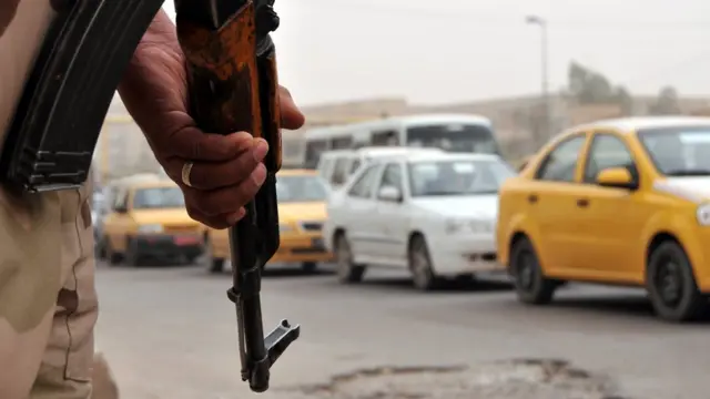 Militar armado en Bagdad.