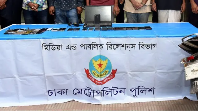 এ ঘটনায় ৫ জনকে গ্রেফতার করেছে পুলিশ।