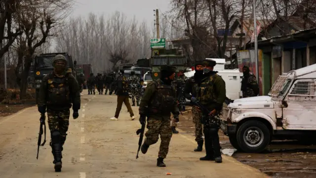 পুলওয়ামাতে জঙ্গী ডেরায় সেনা অভিযান। ফেব্রুয়ারি, ২০১৯