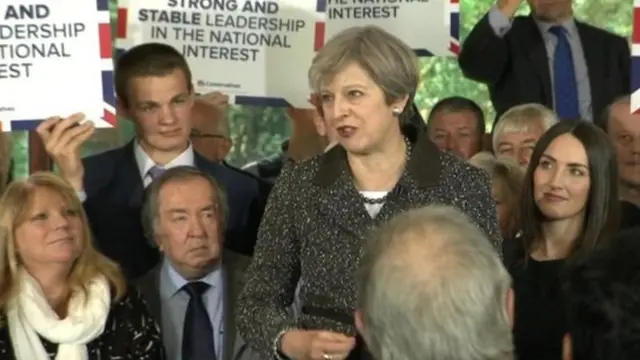 কনসারভেটিভ দলের নির্বাচনী প্রচারণায় প্রধানমন্ত্রী টেরেসা মে