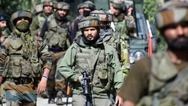 सशस्त्र सैनिक