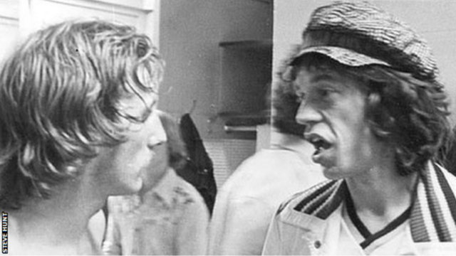 Steve Hunt and Mick Jagger