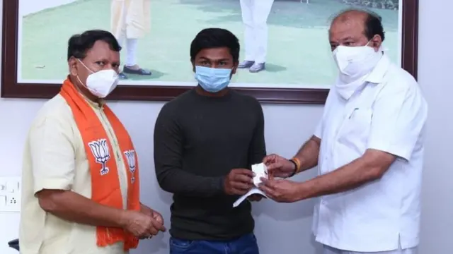 ગુજરાતના પ્રવક્તા યમલ વ્યાસ કહે છે જો જરુર જણાશે તો ભાજપ આવનારા દિવસોમાં પણ રેમડેસિવિર ઇન્જેક્શનનું વિતરણ કરશે.