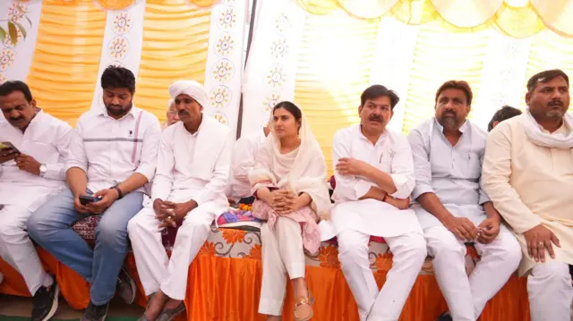 चुनावी सभा में इक़रा हसन