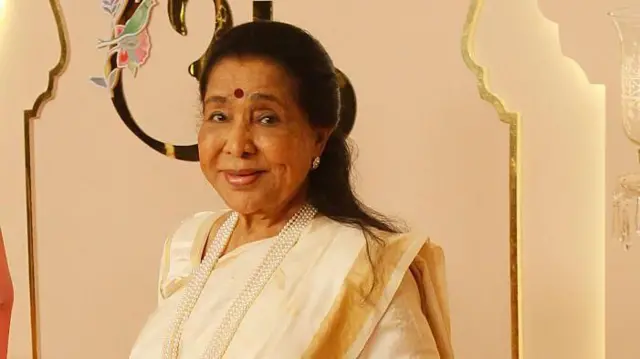 आशा भोसले