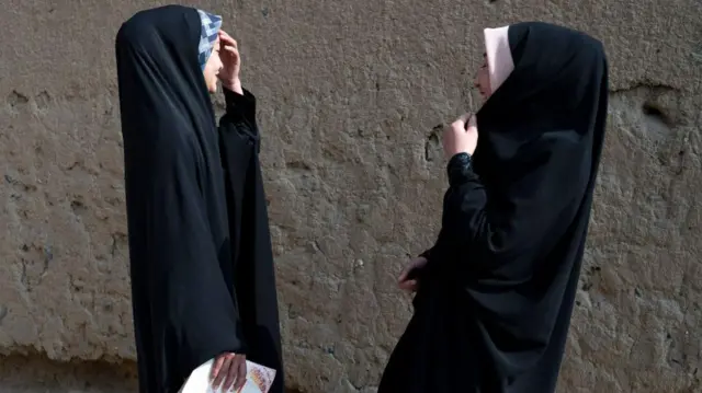 دختران دانش آموز هزاره در غرب کابل