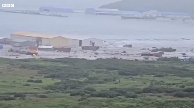 ரஷ்யாவில் நிலநடுக்கம், அமெரிக்கா, ஜப்பானுக்கும் சுனாமி எச்சரிக்கை 