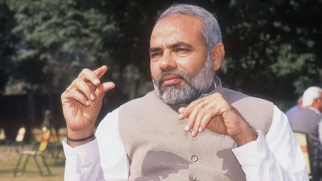 नरेंद्र मोदी