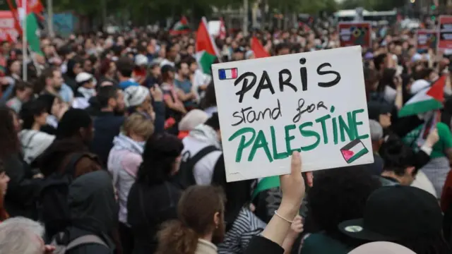 مظاهرة للتضامن مع غزة في باريس 2024 شباط/فبراير