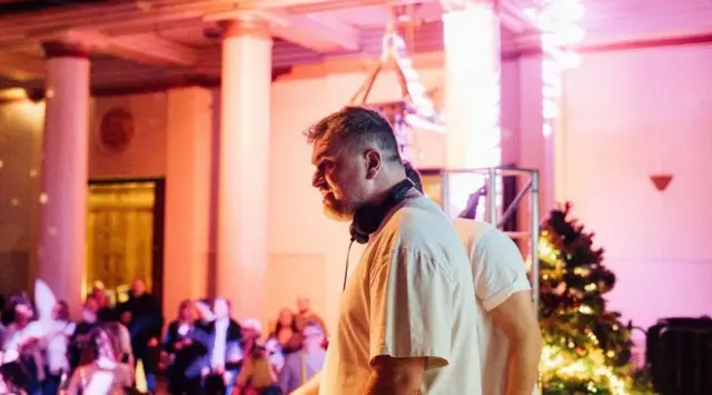 دوپہر کے وقت چلنے والا نائٹ کلب