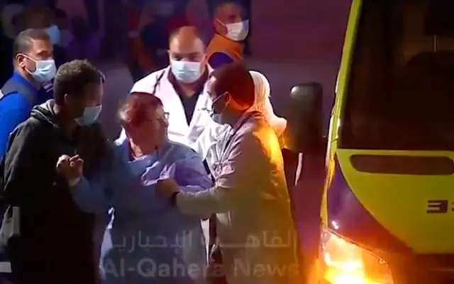 Una mujer del grupo de liberados por Hamás