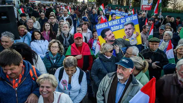 Мітинг біля українського посольства у день затримання інкасаторів