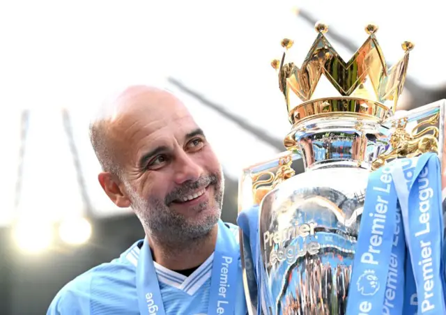 Kocin Manchester City, Pep Guardiola, ƙungiyar da ta lashe gasar sau huɗu a jere