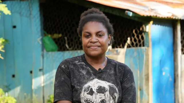 Selvi Nameop, warga yang tinggal dekat pembangunan dapur MBG di Burmeso, Mamberamo Raya. Ia memiliki tiga anak yang masih sekolah di PAUD-SD.