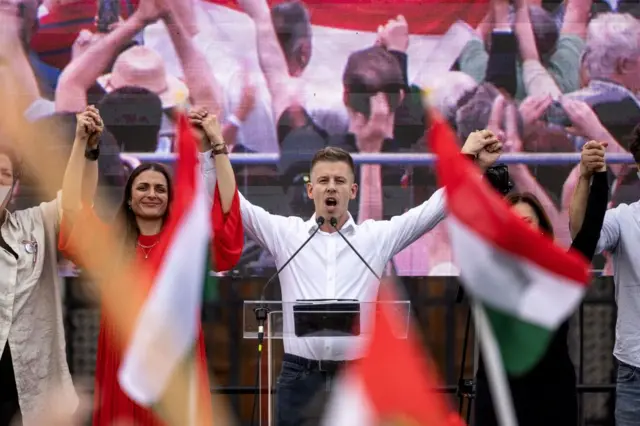 Peter Magyar: Macaristan'da Viktor Orban'a meydan okuyan yeni muhalif lider  - BBC News Türkçe