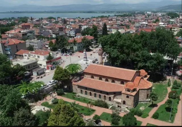 Iznik, oo ah magaalo yar oo 140 kiiloomitir u jirta Istanbul, waxay leedahay meel gaar ah taariikh ah.