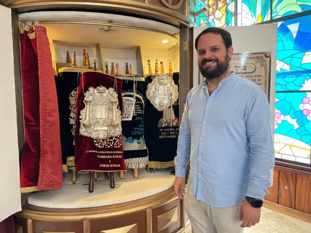 Ilan López en la sinagoga