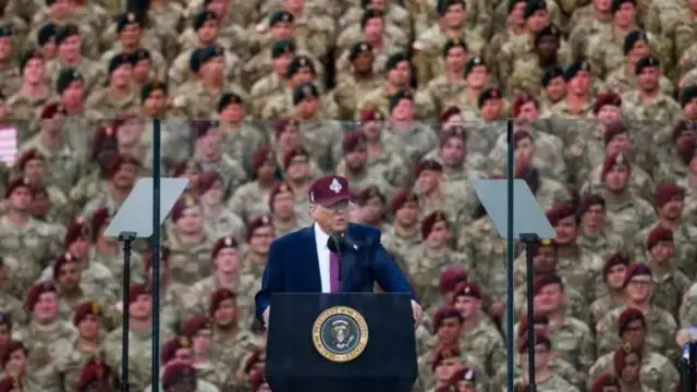 ترامپ در حال سخنرانی