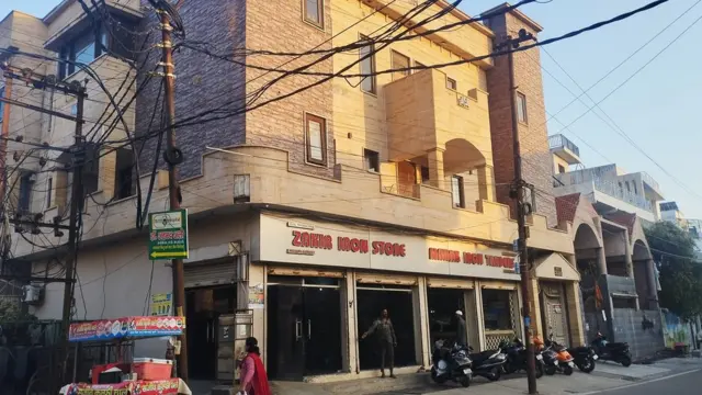 ज़ाकिर हुसैन की दुकान और घर