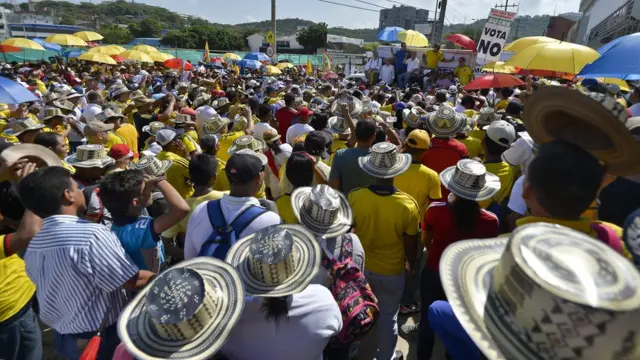 Panorámica de un acto a favor del "no" en Colombia.