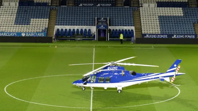 هلیکوپتر مالک لستر حدود یک ساعت بعد از بازی این تیم مقابل وستهم از داخل ورزشگاه پرواز کرد