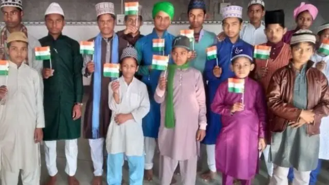 குடியரசு தினத்தன்று வெளியே வர 'மதரஸா மாணவர்கள்' அச்சப்படுவது ஏன்?