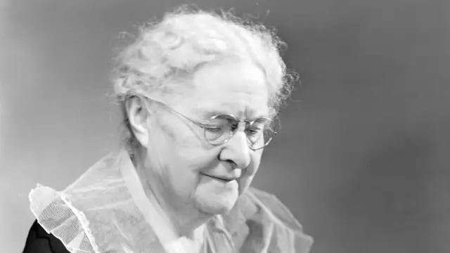 दुनिया में अब पोते-पोतियों से ज़्यादा दादा-दादी क्यों हैं