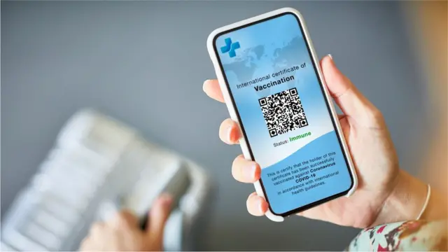 మొబైల్ ఫోన్ల ద్వారా జరిగే స్కామ్లతో జాగ్రత్తగా ఉండాలి.