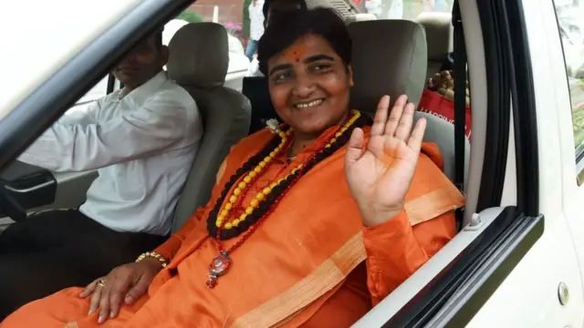 காவி பூசி, ஜாதி ரீதியாக ஆள் பிடிக்கிறது பாஜக