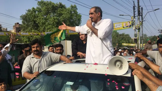 نواز شریف کی وطن واپسی تصاویر میں