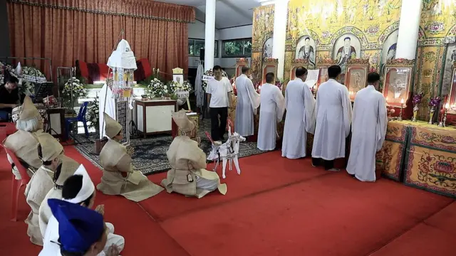 กงเต๊ก เลือดข้นคนจาง